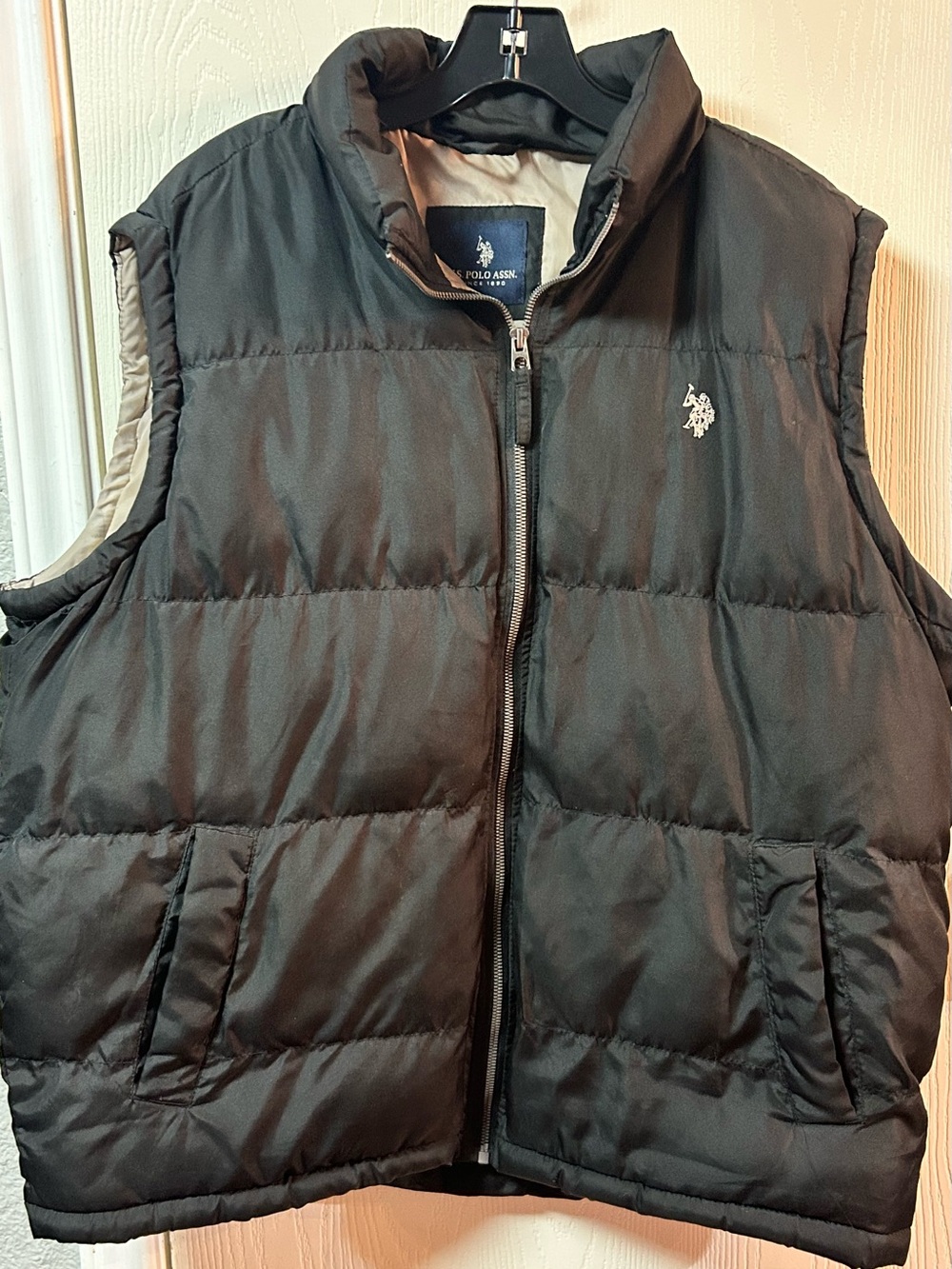 U.S. Polo Assn. Men's Black Quilted Puffer Vest. SZ XL. Excellent Condition